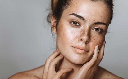 A girl with natural, dewy makeup on