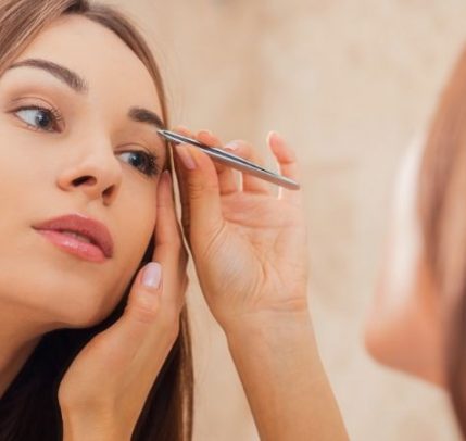 How to pluck your eyebrows It is important to know how to pluck your eyebrows as they frame your face.